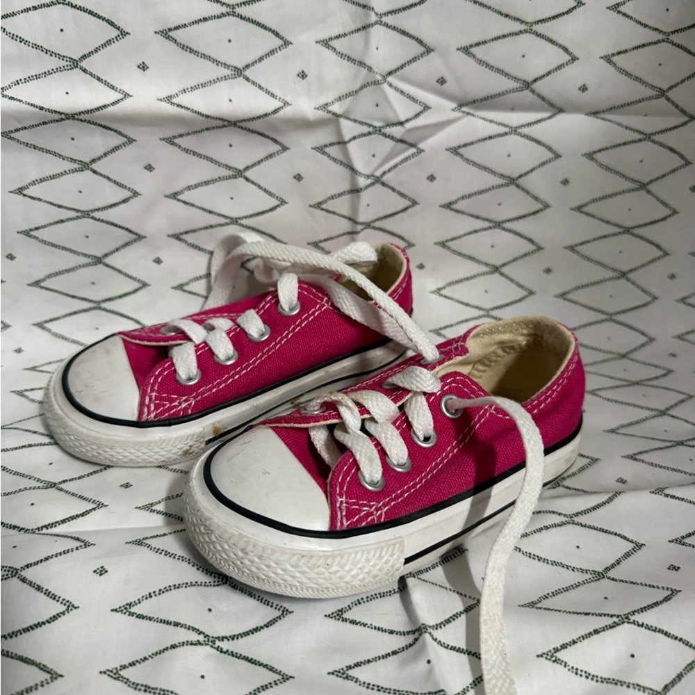 Converse Kids Low-Top Sneakers in Hot Pink and White